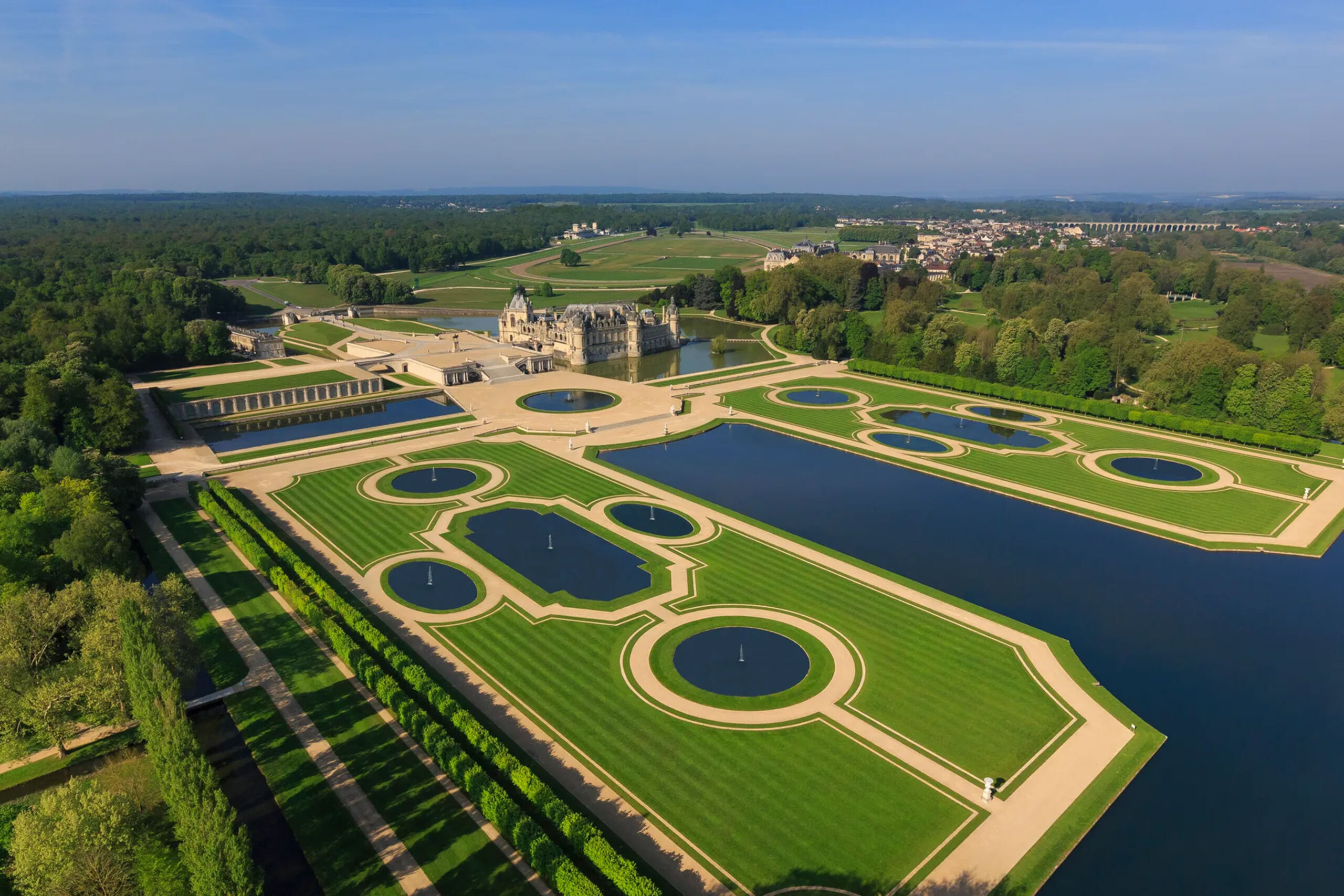 Chateau de Chantilly Wedding Venue HIre