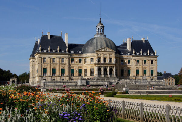 chateau de vaux le vicomte wedding