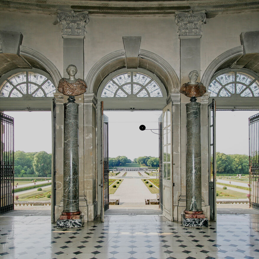 Vaux le Vicomte Wedding - Terrace