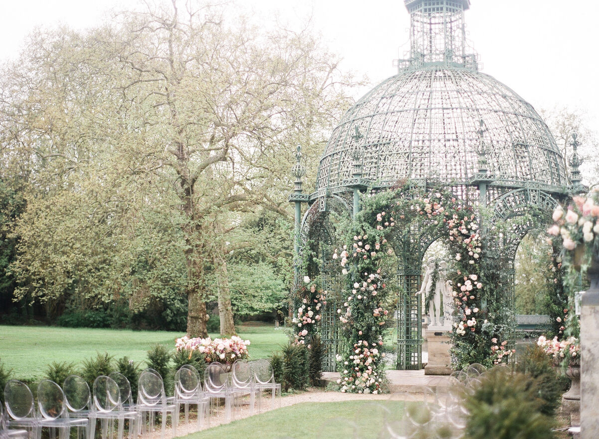 floral arrangement for wedding at Chateau de Chantilly